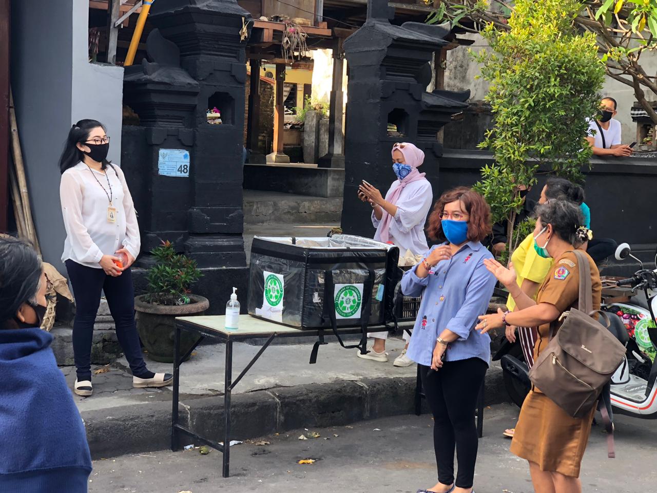 Kegiatan Pemberian Nasi Bersama Kasubag Kerja Sama