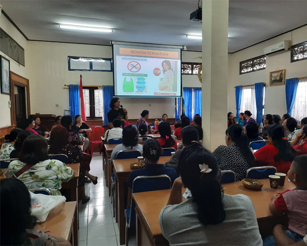 KEGIATAN ARISAN PKK DESA DAUH PURI KANGIN