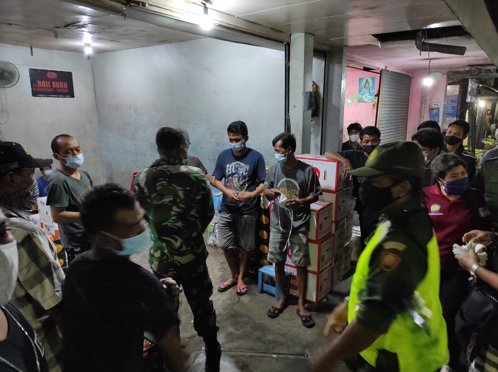KEGIATAN PATROLI DIALOGIS HARI KE-2 DI DUSUN TITIH KALER, TITIH TENGAH DAN TITIH KELOD