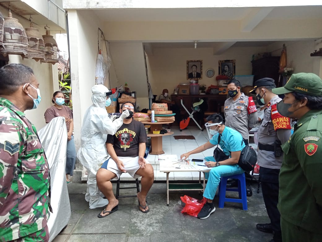 SWAB KEPADA KONTAK ERAT PASIEN POSITIF COVID-19