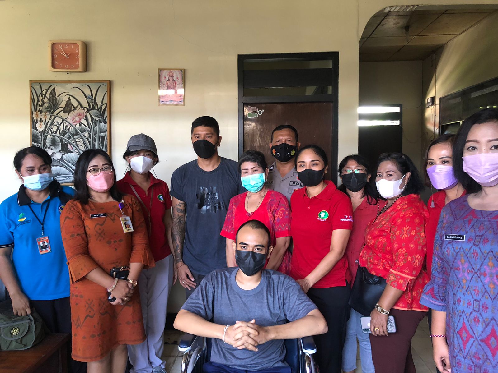 PENYERAHAN ALAT BANTU KURSI RODA KKKS KOTA DENPASAR