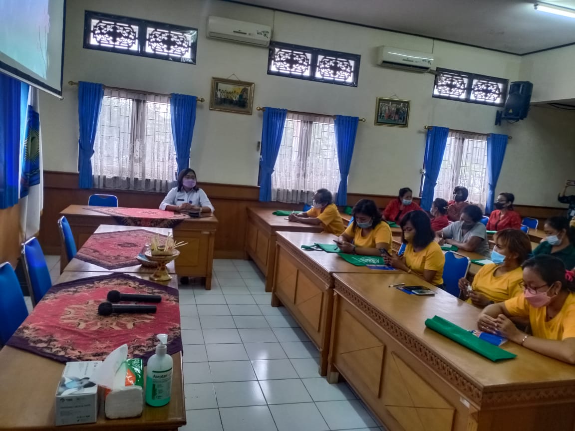 PEMBINAAN KADER KESEHATAN POSYANDU BALITA TAHUN 2021