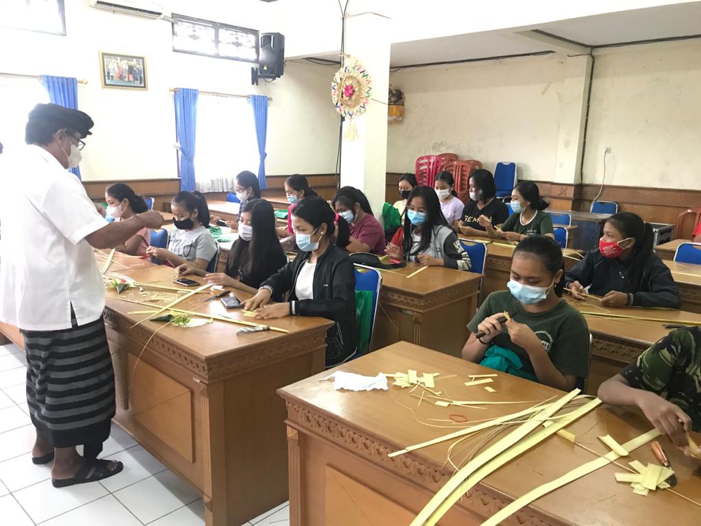 KEGIATAN PASRAMAN KILAT MEJEJAITAN MEMBUAT KWANGEN DAN KLAKAT SUDAMALA