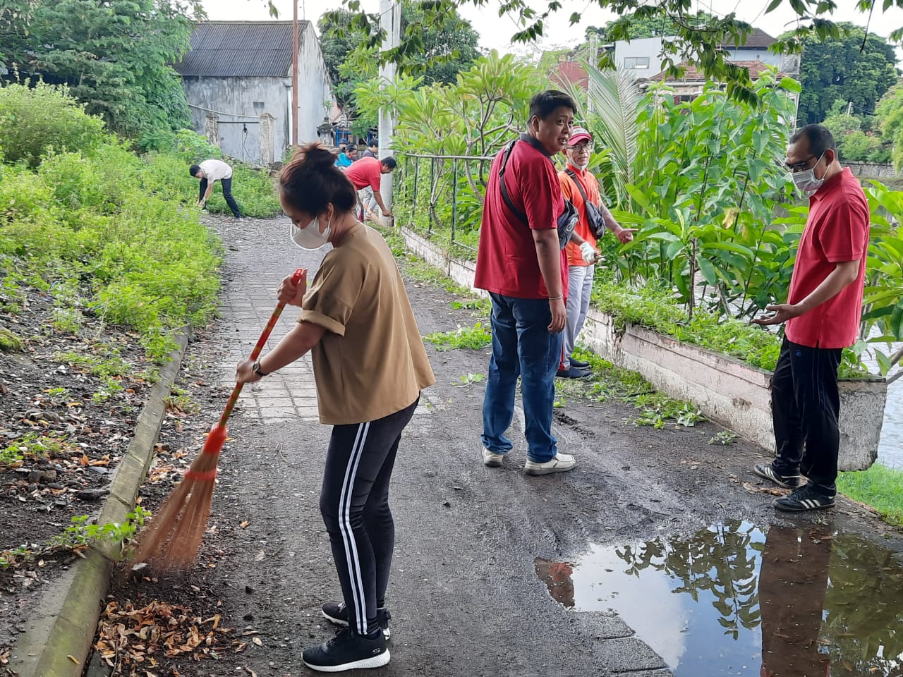 Kegiatan Jumat Bersih yang dilaksanakan pada hari Jumat ,9 Desember 2022.