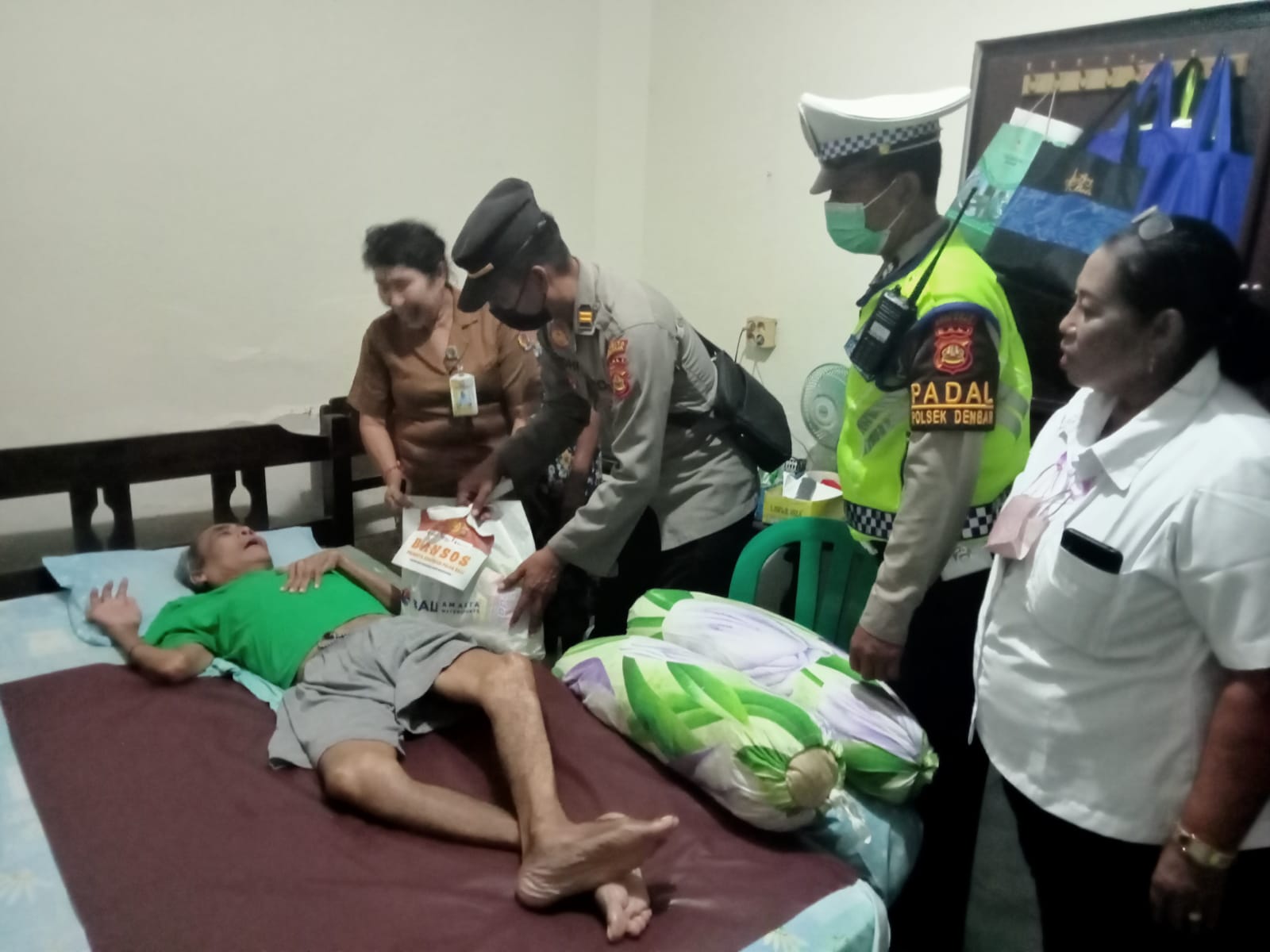 Kegiatan Penyaluran Bantuan Sosial kepada Lansia