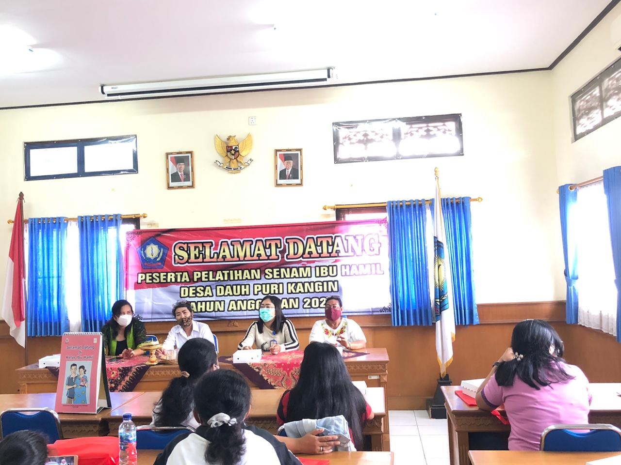 PELATIHAN SENAM IBU HAMIL DESA DAUH PURI KANGIN