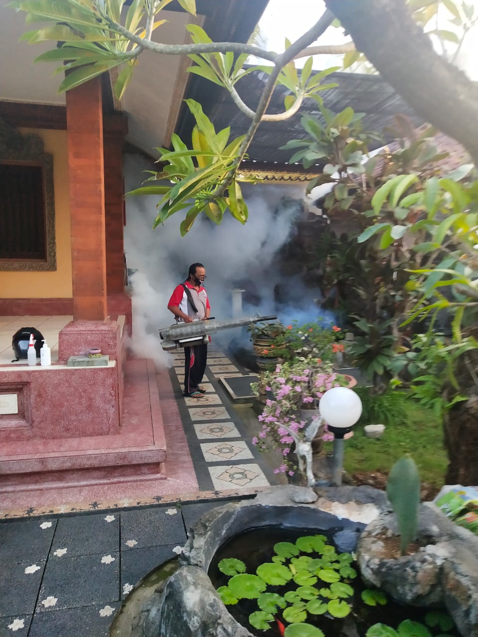 KEGIATAN FOGGING DI WILAYAH DUSUN TITIH KALER