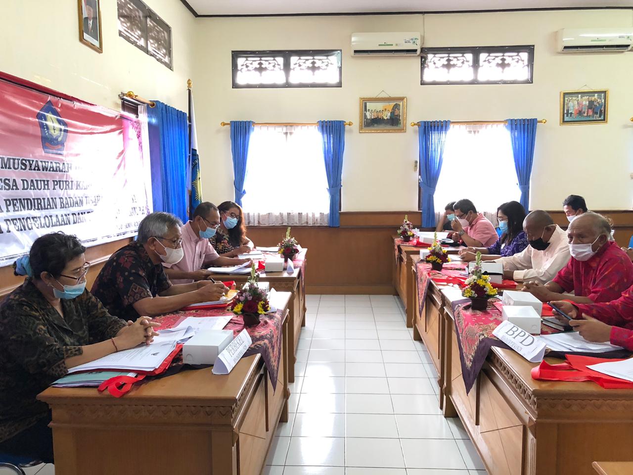 PELAKSANAKAN MUSYAWARAH DESA PEMBAHASAN DAN PENETAPAN PENDIRIAN BUMDES DAN TATA CARA PENGELOLAAN DAN PEMBUANGAN SAMPAH