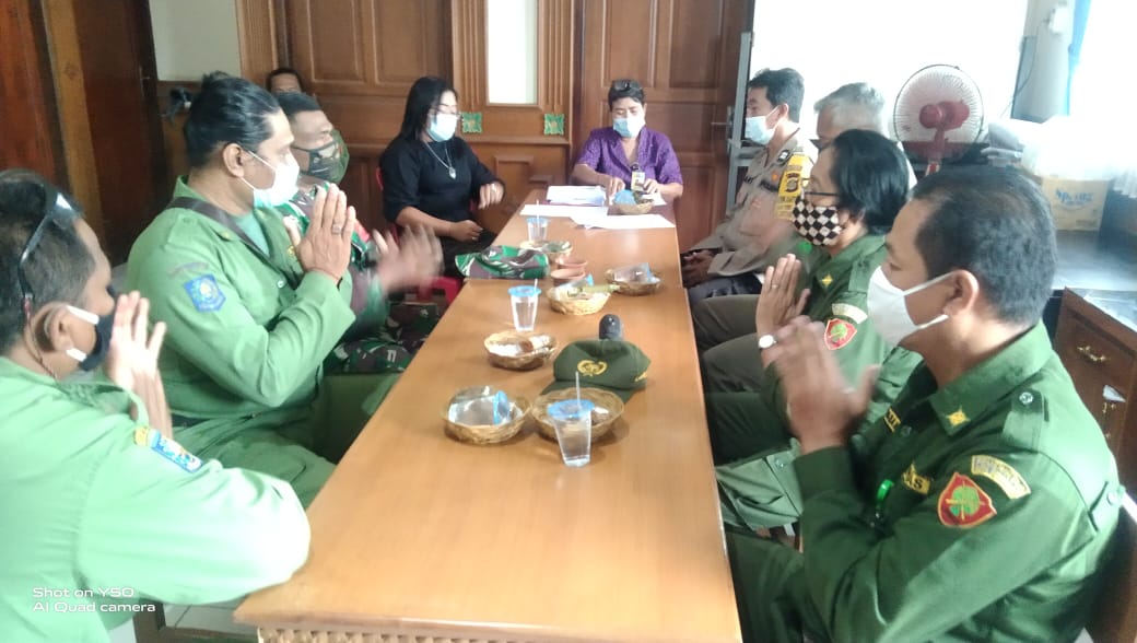 RAPAT MENGENAI TINDAK LANJUT SURAT EDARAN GUBERNUR BALI  NOMOR 2021 TAHUN 2020 DAN SURAT HHIMBAUAN SATUAN POLISI PAMONG PRAJA NOMORR 300/SATPOL.PP/2020