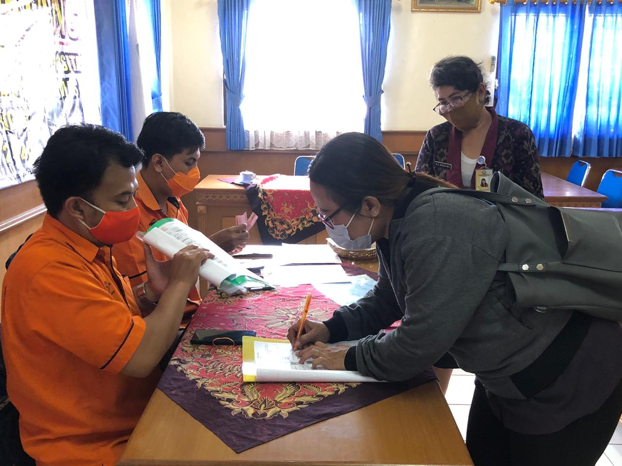 PEMBAGIAN BANTUAN SOSIAL TUNAI (BST) TAHAP IV DAN V