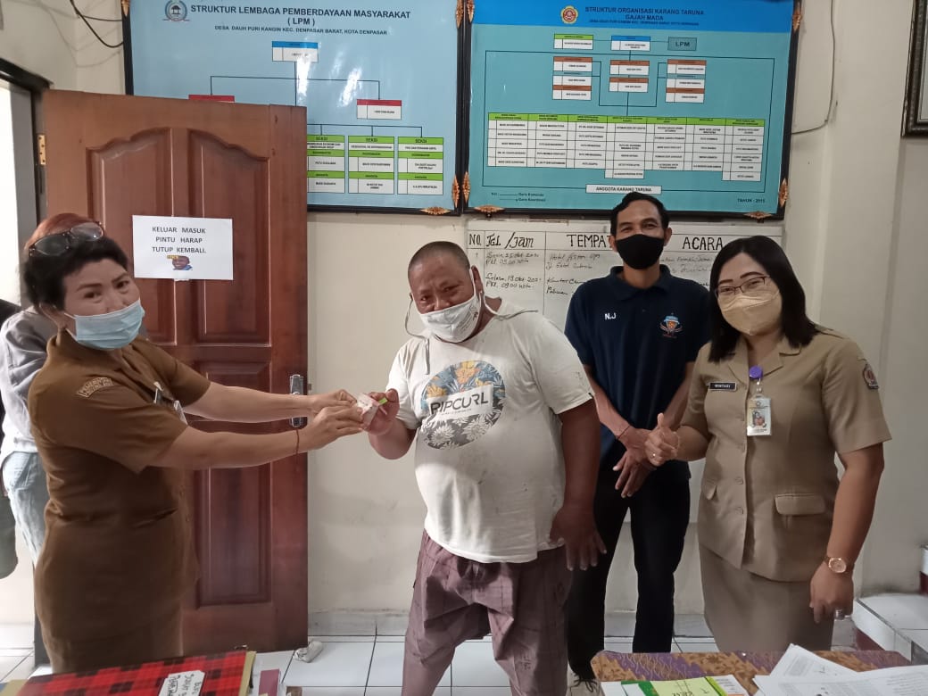 PENYALURAN BLT DD TAHAP KE-10 TAHUN 2021 DESA DAUH PURI KANGIN