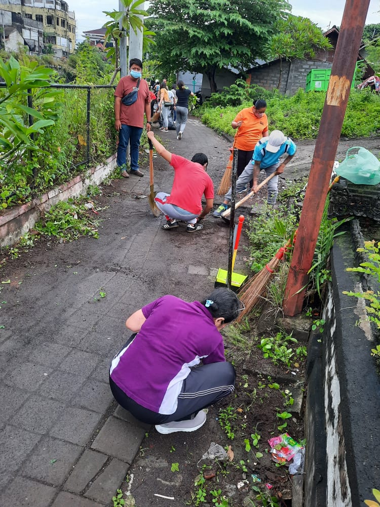 KEGIATAN JUMAT BERSIH DESA DAUH PURI KANGIN